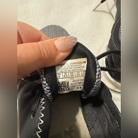 Under Armour Running Shoe Color Gray Black Size 8 - Picture 5 of 5